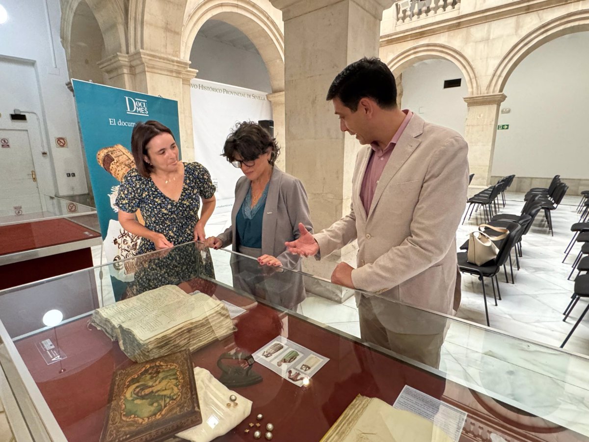 El 'Documento del Mes' del Archivo Provincial de Sevilla analiza en junio la indumentaria femenina en el siglo XVIII