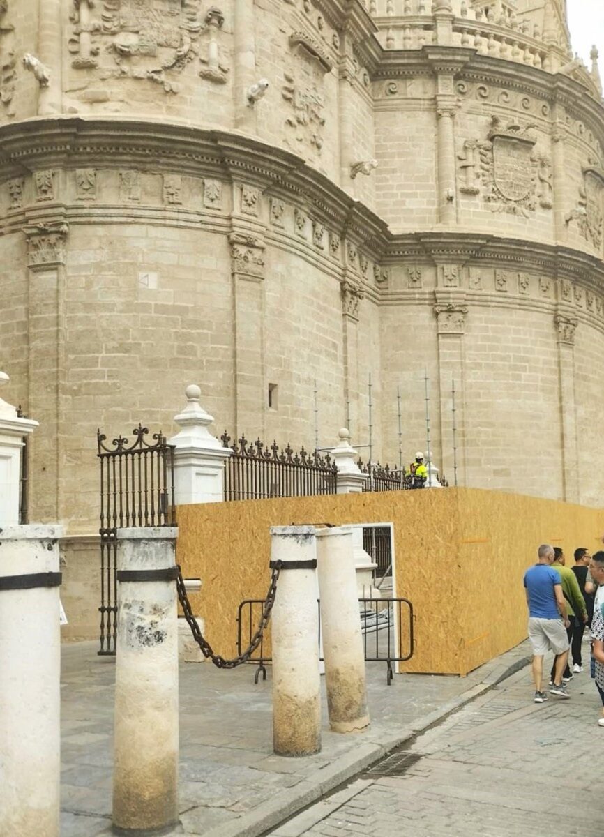 Comienza la última fase de la intervención de la fachada renacentista de la Catedral de Sevilla